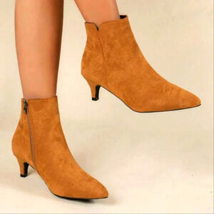 Journey & Crew Women's Tru Comfort Foam "Pointed Low Heel Bootie Size 8 Tan